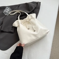 Grand sac cabas blanc cassé en cuir plissé avec nœud décoratif et perles argentées - Blanc Sans Pendentif