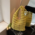 Elegante bolso de ganchillo hecho a mano en verde claro con cordón para playa de verano - Amarillo