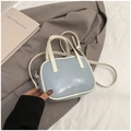 Petit sac carré élégant bleu clair et blanc en cuir PU brillant avec crochets argentés - Bleu Sans Pendentif