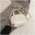 Mini sac à main blanc en cuir avec bords arrondis et bandoulière réglable pratique - Blanc Crème (Sans Pendentif)