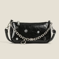 Bolso media luna negro brillante plisado con cadena plateada y tachuelas metal - Negro