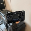 Minimalistische schwarze PU-Handtasche mit Kordelzugfalten und geflochtenem Knotengriff - Schwarz