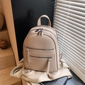 Sac à dos chic en cuir beige pour femme avec fermetures éclair argentées et poches - Kaki