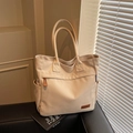 Minimalistische beige Canvas-Einkaufstasche mit mehreren Taschen und Leder-Label - Khaki