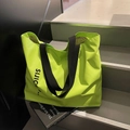 Grande borsa tote verde neon con stampa di lettere nere e spallacci resistenti - Verde