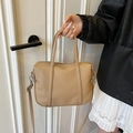 Borsa a mano alla moda in pelle PU color albicocca con trama grana e tracolla regolabile - Cachi