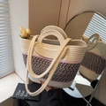 Grand sac cabas tressé bicolore avec bandoulières doubles et finitions artisanales chic - Blanc Cassé