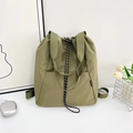 Olivgrüner Multifunktionsrucksack mit Kordelzug, großer Fronttasche und Nylonstruktur - Grün