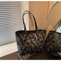 Grote shopper tas met abstract zwart patroon en stevige zwarte leren handvaten - Stijl 1 Zwart