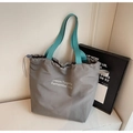 Sac cabas en nylon gris avec bandoulière turquoise et imprimé Dream Together Remember Love - Gris