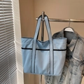 Sac fourre-tout minimaliste en toile bleu clair avec rayures noires et anses solides - Bleu