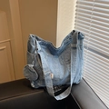 Bolso tote de mezclilla azul claro con múltiples bolsillos y mini monedero redondo - Azul