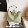 Hellgrüne geflochtene PU-Schultertasche mit großer Kapazität für den Alltag - Grün