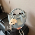 Bolso tipo cubo azul claro en cuero con colgante de cachorro y correa ajustable - Con Colgante / Azul