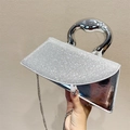 Sac de soirée chic en strass argentés avec large poignée en métal et bandoulière chaîne - Argenté