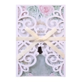 Elegante lasergeschnittene Hochzeitseinladung aus Perlpapier mit Schleife und Blumenkarte - Weiß