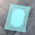 Cartoncino azzurro tagliato al laser con motivi a rose su sfondo in tulle grigio - Blu Tiffany