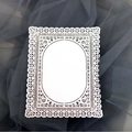 Cornice in carta pizzo tagliata al laser con motivi floreali e intaglio ovale - Bianco
