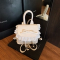 Mochila de cuero PU blanco crema con bordes de encaje, lazo y cordón con adorno metálico - Blanco