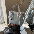 Borsa a secchiello in denim blu con finiture in pelle argento e ciondolo a forma di cane - Argento (Con Ciondolo)