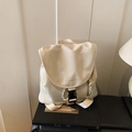 Zaino in nylon beige impermeabile con chiusura a fibbia e dettagli con coulisse - Bianco Sporco