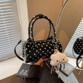 Borsa a cilindro a pois con ciondolo a nuvola di peluche e finitura in vernice lucida - Nero (con pendente)