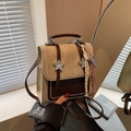 Sac à dos rétro beige et marron avec étoiles métalliques et pompons décoratifs - Avec Pendentif / Blanc Cassé