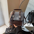 Sac à dos vintage en denim bleu et cuir marron avec étoiles argentées et breloque tissée - Avec Pendentif / Bleu Denim