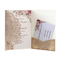 Detail der lasergeschnittenen Glitzer-Einladung mit Blumenkarte und RSVP-Einlage - Glitzer Roségold