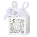Detail van witte lasergesneden huwelijksbedankje doosje met Thank You label en wit lint - Wit met Bedanklabel