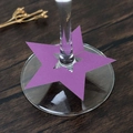 Detalle macro de la tarjeta de lugar morada en forma de estrella para copa de vino - 50 Unidades/Paquete (7cm) / Púrpura profundo