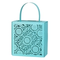 Detail der Tiffany-blauen Geschenkschachtel mit Laserschnitt-Blumen und Rundgriff - Tiffany Blau