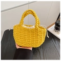 Dettaglio borsa a secchiello intrecciata gialla con fodera in tela bianca a coulisse - Giallo / Taglia unica