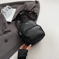 Chic mini sac à dos noir en similicuir pour femmes avec détails de fermeture éclair - Noir sans Pendentif