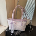 Elegante borsa tote in jacquard lilla chiaro con fiocco in pizzo bianco e pelle - Lavanda (Rosa)