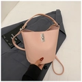 Chic light pink bucket bag in pebble leather with top handle and silver twist lock - Pink Without Pendant