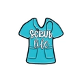Blauer Emaille-Brosche in Kasack-Form mit 'SCRUB life' Text und Stethoskop-Motiv - Blaues Scrub Muster (QHXZ2081)