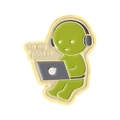 Badge Smiski vert avec figurine de dessin animé, casque et texte On my pooter - Style Travail Sur Ordinateur (QHXZ3930)