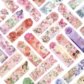 Dettaglio di 30 segnalibri vintage con motivi floreali e farfalle per decorazioni creative - Stile con Motivo Stampato Solo Fronte