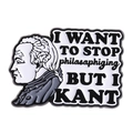 Épinglette rétro en émail d'Immanuel Kant avec portrait noir et blanc et jeu de mots - Style I WANT TO STOP philosophizing BUT I KANT (QHXZ4436)