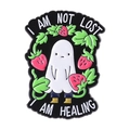 Süße weiße Emaille-Anstecknadel Gespenst mit Erdbeeren und Spruch I AM HEALING - Heilender Wachstumsstil (I AM HEALING)