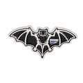 Dunkles Punk-Fledermaus-Abzeichen aus Metall mit weiß-blau-rotem Streifendetail - Geheimdienst Fledermaus Logo (QHXZ4633)