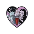 Pin de corazón esmaltado Friday the 13th con personajes de terror bebiendo un batido - Personajes de Terror Batido (QHXZ4689)