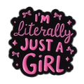 Roze emaille speldje met I’m Literally Just a Girl tekst en schattige strik decoratie - Roze Letter Strik Stijl (QHXZ4571)