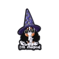 Pin's en émail avec un chien noir et blanc portant un chapeau de magicien et texte I'm magical - Style Chien Sorcier Magique (QHXZ4841)