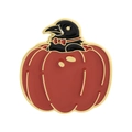 Halloween Emaille-Anstecknadel mit schwarzer Krähe im Kürbis und roter Schleife - Krähe im Kürbis Stil (QHXZ5263)