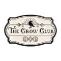 Vintage Metallbrosche The Crow Club mit Raben Silhouette und glänzendem Emaille-Finish - Club-Schild Stil (QHXZ5362)