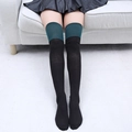 Chaussettes hautes en coton noir et vert foncé à rayures au style académique rétro - Taille unique / Vert Foncé + Noir