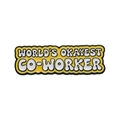 Bunte Emaille-Brosche mit World's Okayest Co-worker Spruch in Gelb und Schwarz - Weltweit Okayster Kollege(xz9821)