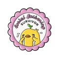 Pin esmaltado Social Gathering Survivor con pollito amarillo triste y marco rosa ondulado - Pato Superviviente de Reunión Social (QHXZ5598)